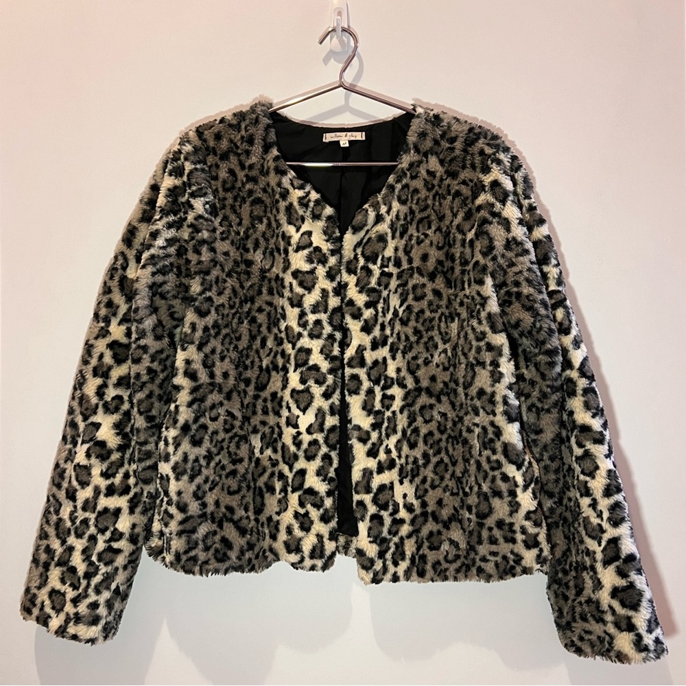 Willow & Clay Cropped Faux Fur Leopard Print Jacket, Medium